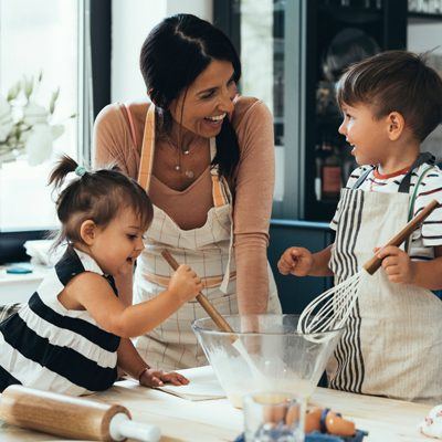 Como pôr a criança a cozinhar: 7 estratégias